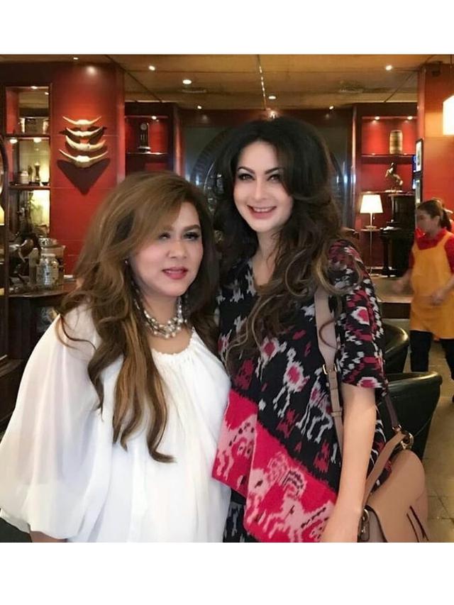 7 Potret Terbaru Diana Pungky Pemeran Sinetron Jinny Oh Jinny Yang Awet Muda Hot Liputan6 Com