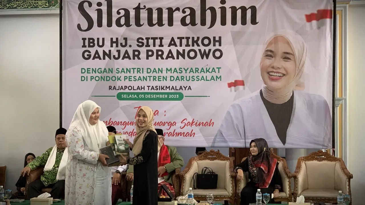 Istri Calon Presiden nomor urut 3 Ganjar Pranowo, Siti Atikoh