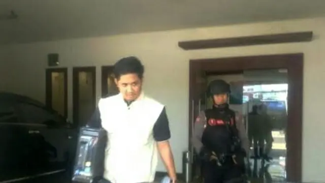 Polda Sulsel kembali menggeledah sejumlah ruangan di lingkup Kantor Bupati Jeneponto (Liputan6.com/ Eka Hakim)