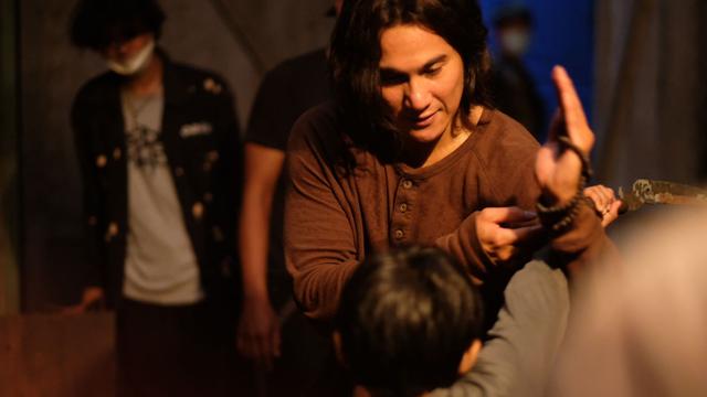 Vino G. Bastian dan Marsha Timothy di Lokasi Syuting Film Qodrat.