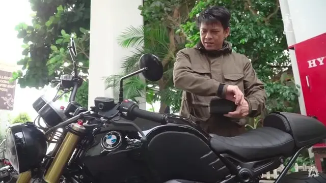 7 Momen Ariel Noah Ngopi di Warung Pinggir Jalan yang Tuai Banyak Sorotan