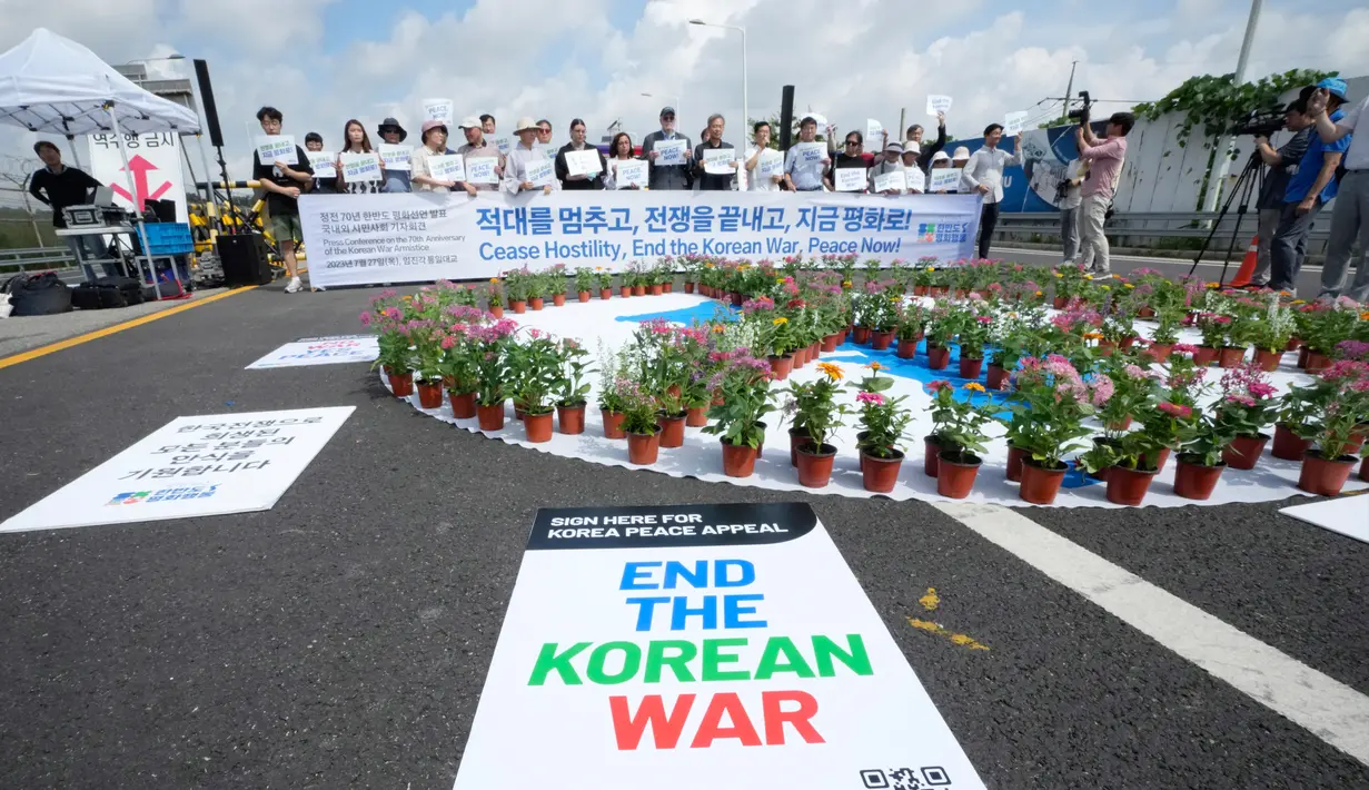 Perang Korea berhenti dengan penandatanganan Perjanjian Gencatan Senjata Korea pada 27 Juli 1953. (AP Photo/Ahn Young-joon)