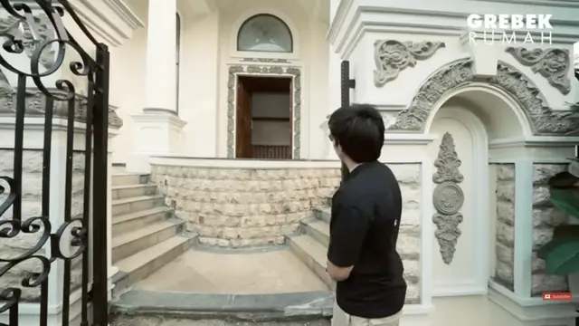 Potret Tampilan Depan Rumah Willie Salim