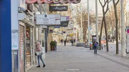 Pemandangan jalan saat peningkatan langkah-langkah karantina wilayah (lockdown) guna membatasi penyebaran COVID-19 di Wina, Austria, 17 November 2020. Austria lockdown nasional sebagai respons atas meningkatnya jumlah kasus dan menyusutnya kapasitas rumah sakit. (Xinhua/Georges Schneider)
