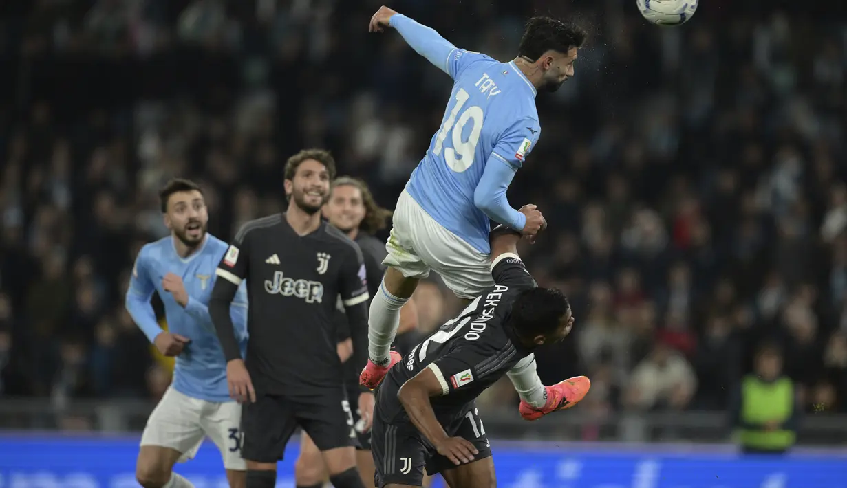 <p>Lazio sempat unggul dua gol lebih dahulu lewat brace Valentin Castellanos (12', 48'). Agregat pun imbang jadi 2-2. (Fabrizio Corradetti/LaPresse via AP)</p>