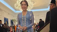 6 Potret Kartika Sari Dewi Soekarno Berkebaya Biru Hadiri HUT RI di Istana Merdeka