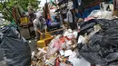 Barang bekas yang sudah dianggap sampah ternyata bisa menjadi sumber penghidupan bagi sebagian orang. (Liputan6.com/Angga Yuniar)