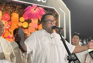 Wakil Gubernur (Wagub) DKI Jakarta Rano Karno usai hadir dalam kegiatan “Illumination of Jakarta: Glow of Peace” dalam rangka menyambut Hari Raya Waisak di kawasan Bundaran HI, Jakarta Pusat, Jumat (29/5/2026) (Liputan6.com/Winda Nelfira)