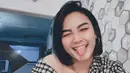 Wanita kelahiran Sidoarjo, 12 November 1998 ini memang sering kali memotong rambutnya pendek. Kali ini dengan gaya rambut bop berwarna hitam ia terlihat lebih percaya diri. Penampilannya tak selalu membuat penggemar terkesima. (Liputan6.com/IG/@arlidaputrii)