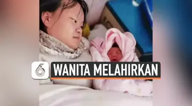 Seorang wanita hamil mengalami kontraksi ketika berada di sebuah parkiran rumah sakit di China. Dibantu paramedis dan juga pejalan kaki yang berada di parkiran,  wanita tersebut berhasil melahirkan seorang bayi perempuan.