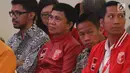 Mantan petinju, Ellyas Pical (dua kiri) dan petinju Daud Yordan (dua kanan) saat menghadiri Kongres Luar Biasa PKPI di Jakarta, Senin (14/5). Kongres mengusung tema 'Bersama Generasi Muda Wujudkan Persatuan dan Persatuan. (Liputan6.com/Angga Yuniar)