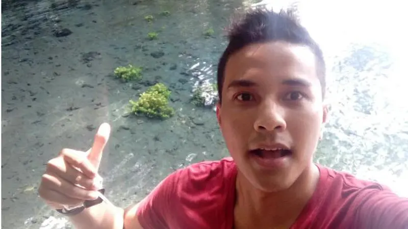 Indahnya, Selfie di Air Terjun Alami Sumber Sirah Gondanglegi.