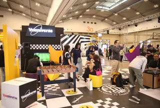 Youniverse #FunFunZone menyediakan tempat bersantai dan permainan seru berupa Foosball, Beyblade dan PlayStation.