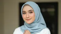 7 Inspirasi Model dan Bahan Gamis Brokat untuk Cuaca Panas, Nyaman dan Adem Anti-Gerah