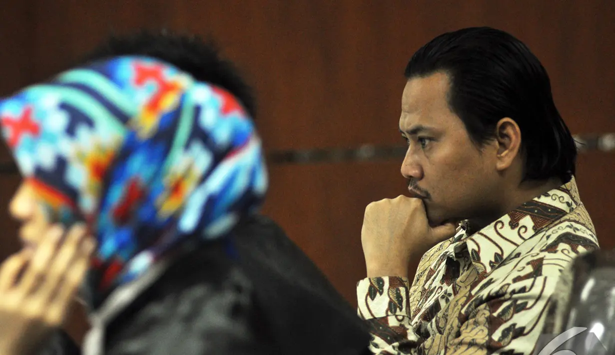 Riefan Avrian adalah anak mantan Menteri Koperasi dan Usaha Kecil-Menengah Syarief Hasan. Riefan  menjadi terdakwa  kasus dugaan korupsi proyek videotron, Jakarta, Kamis (30/10/2014). (Liputan6.com/Miftahul Hayat)