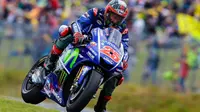 Pebalap Movistar Yamaha, Maverick Vinales, menatap percaya diri balapan MotoGP Austria karena meraih hasil positif di tes Brno. (Twitter/@MotoGP)