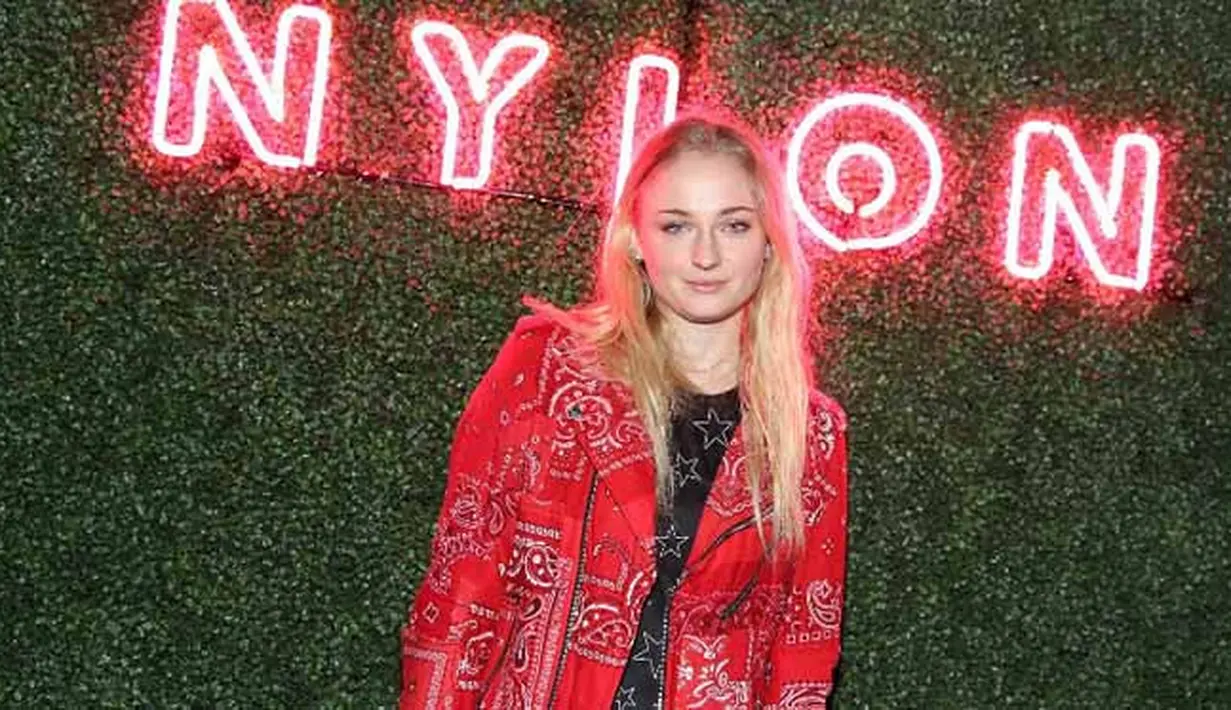 “Sejak awal pertemuan, Sophie Turner merasa bahwa Joe Jonas adalah takdir dan jodoh untuknya. Ia pun percaya dengan itu,” ungkap sumber. (AFP)