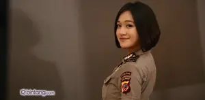 Mengapa ia ingin menjadi polisi? dan apa yang sebenarnya ia alami di korps Bhayangkara? 