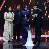 Foto Indonesia Box Officce Movie Awards 2016 (Deki Prayoga/bintang.com)