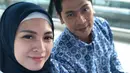 Dalam perjalannya pasangan ini memang tidak mengajak buah hati. Anak-anaknya pun bersama dengan Poppa dan Momma. Seperti yang disampaikan Donita dalam keterangan Instagramnya saat ia pergi ke Tanah Suci. (Liputan6.com/IG/@donitabhubiy)