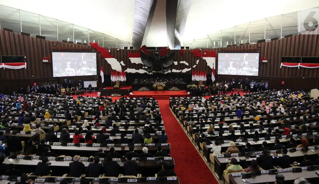 Suasana Rapat Paripurna MPR di kompleks parlemen, Jakarta, Kamis (3/10/2019). Bambang Soesatyo resmi menjadi Ketua MPR periode 2019-2024 setelah Fraksi Gerindra di MPR menyatakan sepakat mendukung mantan Ketua DPR tersebut. (Liputan6.com/Johan Tallo)