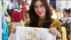 Menjadi bagian keluarga dari orang ternama memang tak pernah lepas dari sorotan media/ mulai dari penampilan hingga hal kecil yang mereka lakukan.