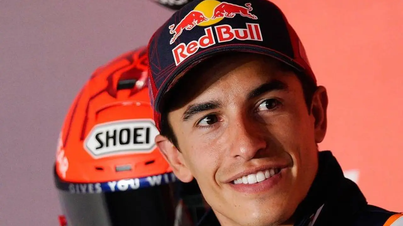 Singgah di Bandara Soekarno-Hatta, Unggahan Marc Marquez Bikin Netizen Tepok Jidat