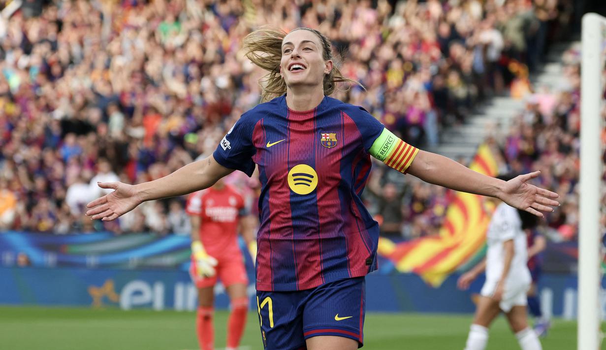 Putellas turut menciptakan gol dalam kemenangan 6-0 Barcelona. Ia menjadi keran gol bagi Blaugrana dan membuat agregat akhir menjadi 12-2. (AFP/Lluis Gene)