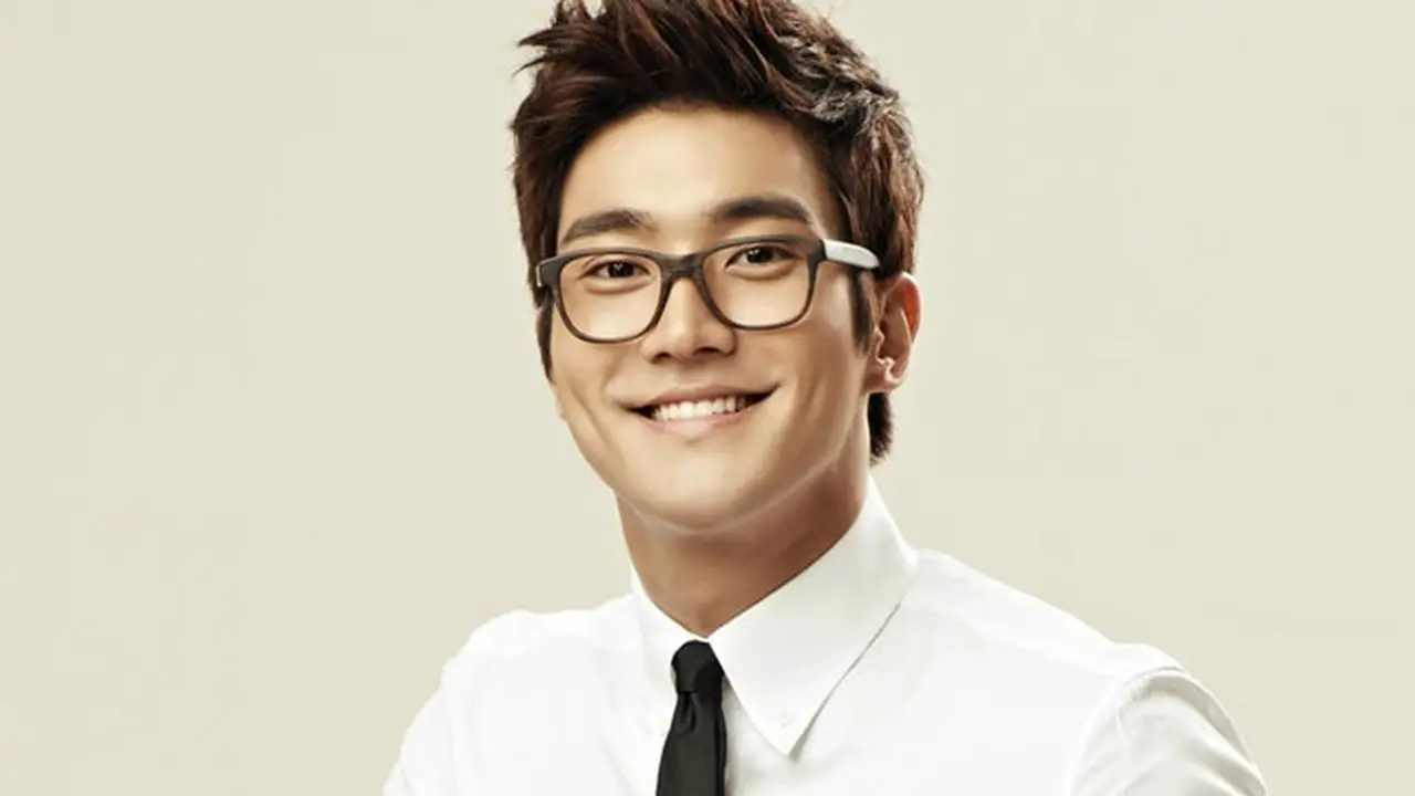 siwon-suju-131017c.jpg