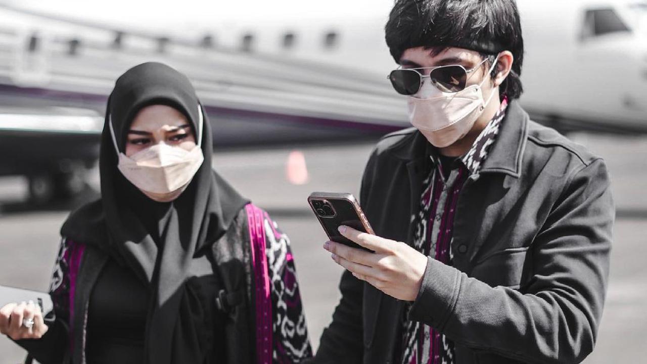 Atta Halilintar dan Aurel Hermansyah. (Foto: Instagram @attahalilintar)