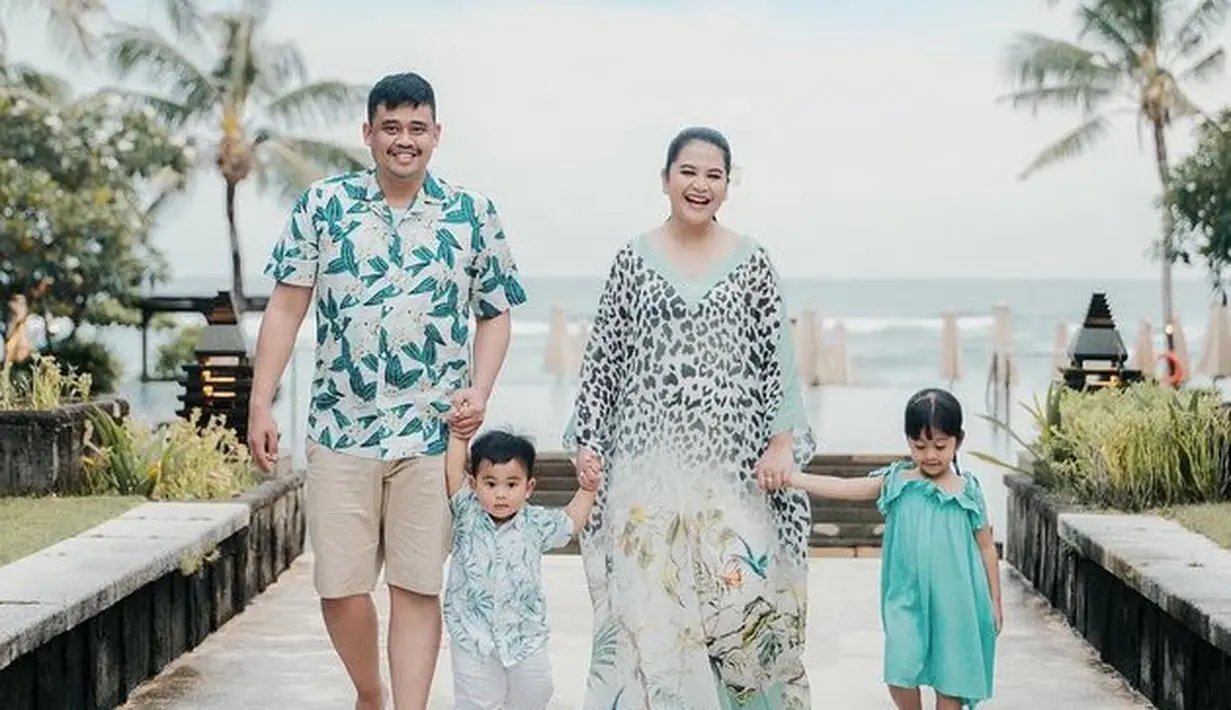 Kahiyang dan Bobby telah dikaruniai dua anak yang bernama Sedah Mirah Nasution (anak pertama) dan Panembahan Al Nahyan Nasution (anak kedua). (instagram.com/doleytobing)