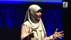  Perempuan yang sejak kecil sangat suka membaca dan ingin menjadi penulis ini harus melewati berbagai rintangan demi cita-citanya tersebut