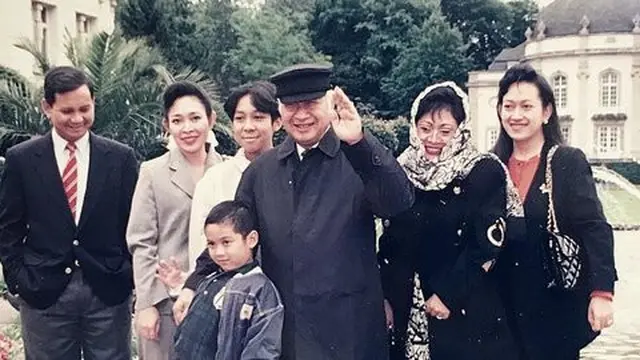 6 Potret Lawas Wiratama Hadi Anak Mamiek Soeharto dan Kakek, Kini Jarang Tersorot