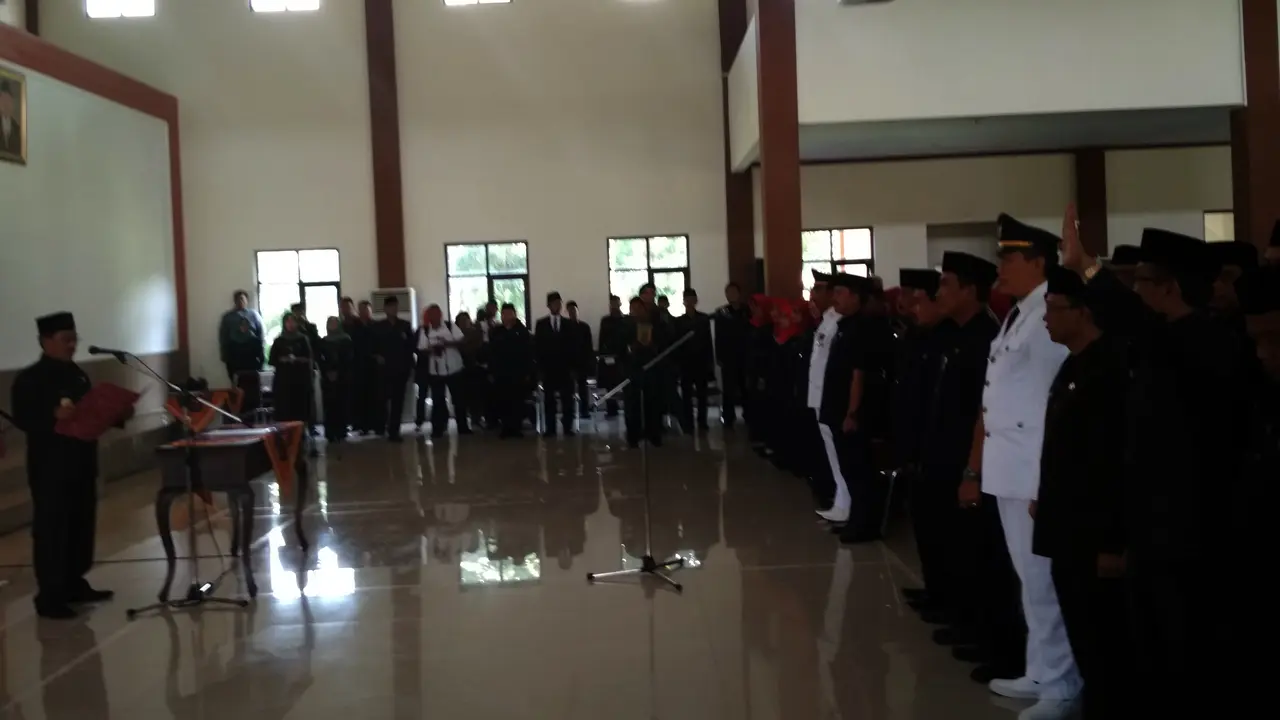 Pejabat daerah menolak dilantik