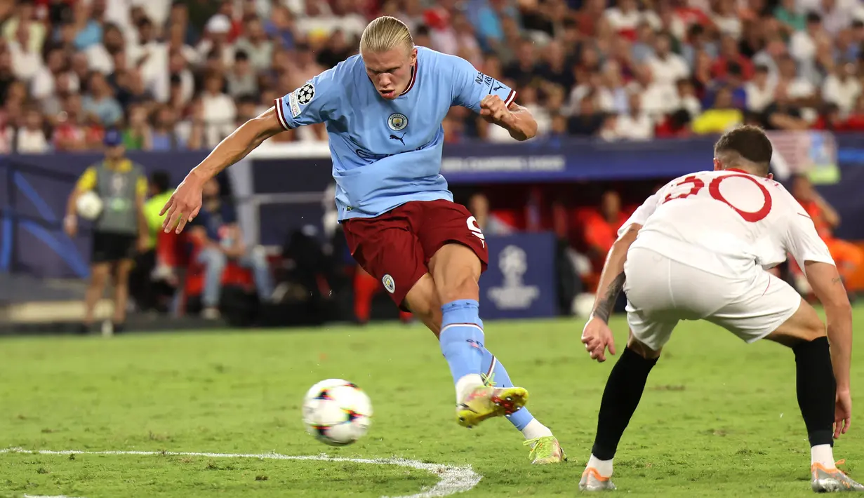 Dengan tambahan dua gol tersebut, Erling Haaland kini telah mengoleksi 11 gol di Manchester City. Hebatnya, catatan itu dibuat dalam tujuh laga saja. (AFP/Thomas Coex)