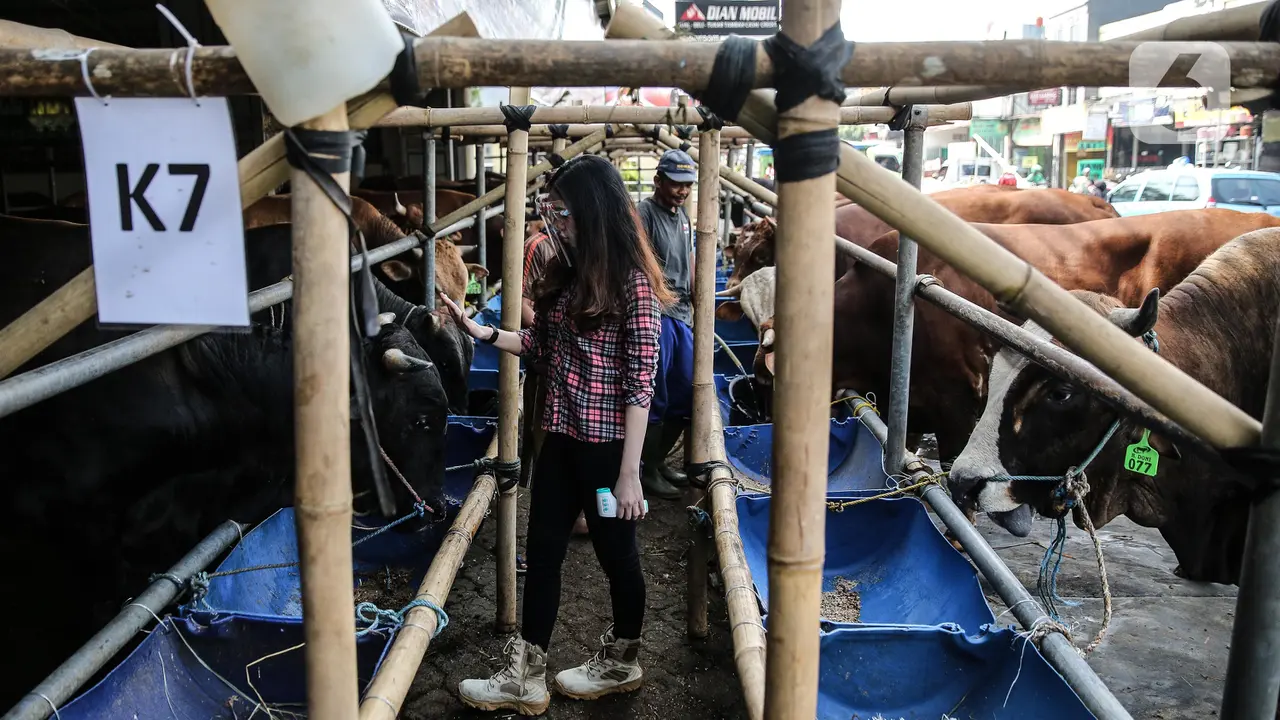 FOTO: Penerapan Protokol Kesehatan di Mal Hewan Kurban