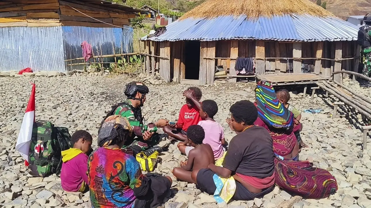 Masyarakat di Distrik Homeyo, Kabupaten Intan Jaya, Papua ketakutan dan ingin mengungsi usai serangan bertubi-tubi yang dilakukan Kelompok Kriminal Bersenjata (KKB) sejak akhir April 2024.