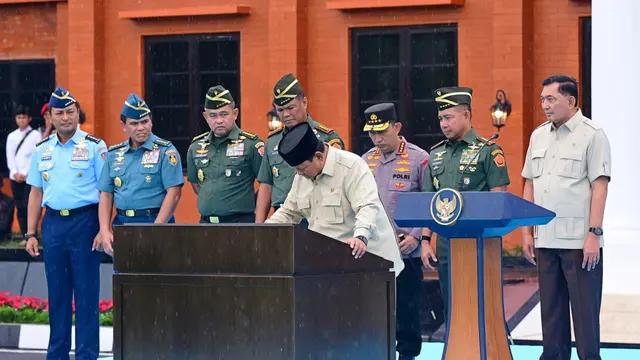 Presiden Prabowo Subianto meresmikan renovasi Museum dan Perpustakaan Sekolah Staf dan Komando Angkatan Darat (Seskoad) di Kota Bandung, Jawa Barat, Senin (25/5/2026).