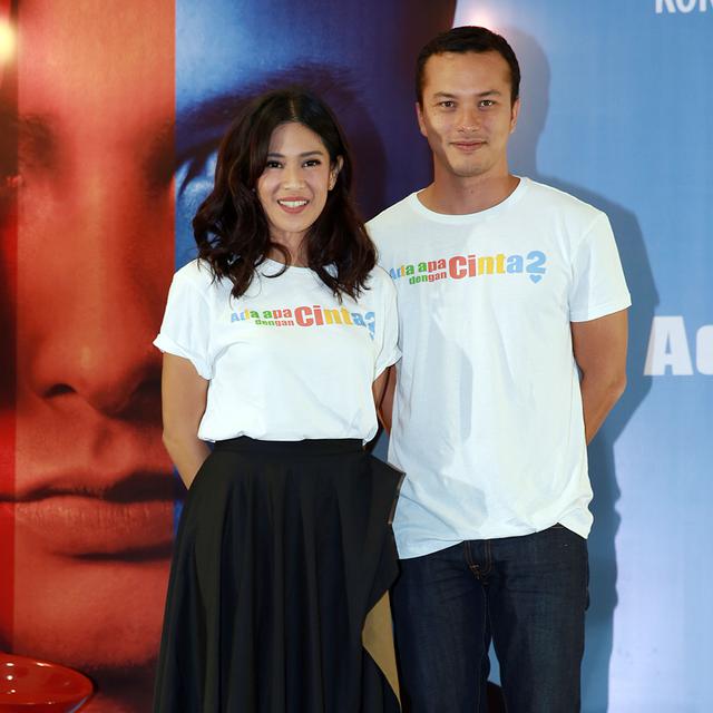 Awas Baper Ini Puisi Nicholas Saputra Di Aadc 2 News Entertainment Fimela Com