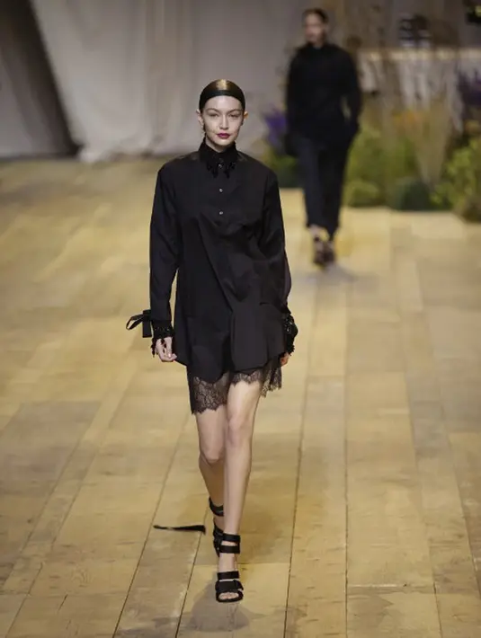 Setelah Bella dan the Weeknd memilih untuk berpisah, hubungan keduanya pun juga tak baik, terlebih saat The Weeknd menjalin kasih dengan Selena. Namun tidak berlaku dengan hubungannya bersama Gigi. (AFP/Bintang.com)