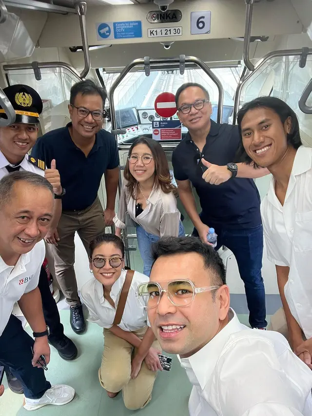 Raffi Ahmad naik LRT Jabodebek bareng Sigi Wimala dan lainnya (Foto: instagram raffinagita1717)