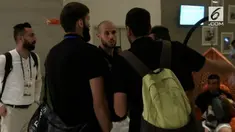 Menyusul beberapa negara yang telah lebih dahulu tiba di indonesia, tim kesebelasan sepak bola Palestina pun tiba di penginapan Rabu malam tadi. Meski negaranya terus di rundung persoalan sengketa wilayah, namun para atlet dari palestina terlihat ber...