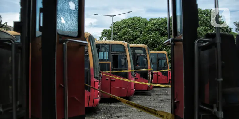 Ratusan Bus Transjakarta yang Terbengkalai Dilelang