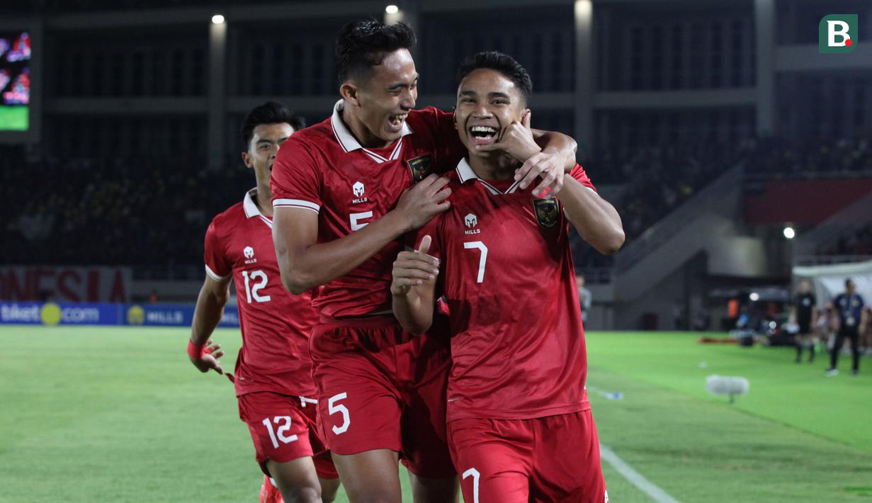 <p>Pemain Timnas Indonesia U-23 melakukan selebrasi setelah Marselino Ferdinan (kanan) mencetak gol ke gawang Timnas Chinese Taipe U-23 dalam pertandingan Grup K Kualifikasi Piala Asia U-23 2024 yang berlangsung di Stadion Manahan, Solo, Sabtu (9/9/2023). (Bola.com/Arief Bagus Prasetiyo)</p>