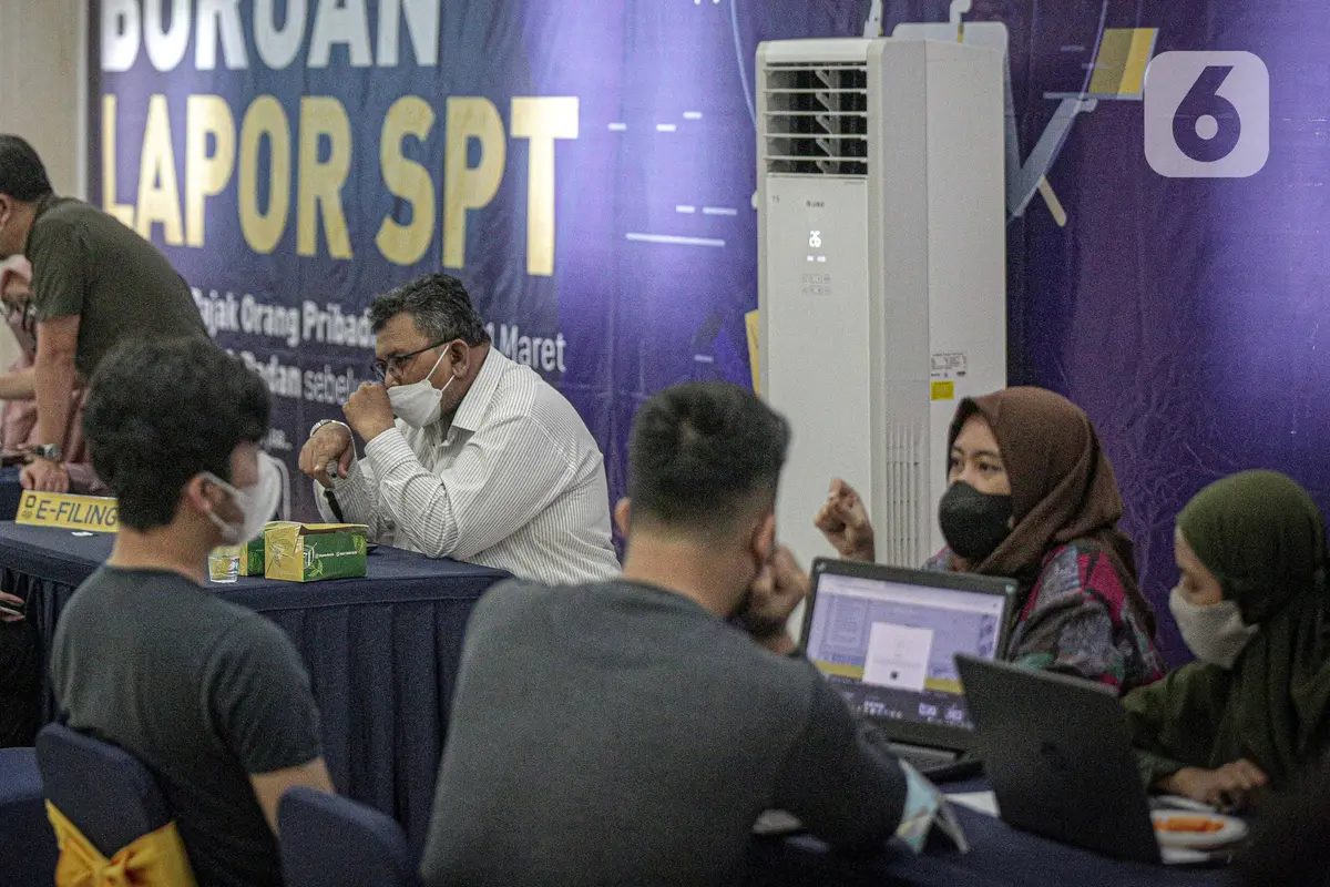 FOTO: Suasana Hari Terakhir Pelaporan SPT Wajib Pajak