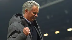Ekspresi Manajer MU, Jose Mourinho saat MU menyingkirkan Celta Vigo dengan agregat 2-1 di leg kedua semifinal Liga Europa di Old Trafford Stadium, Inggris, Jumat (12/5). (AFP/ PAUL ELLIS)