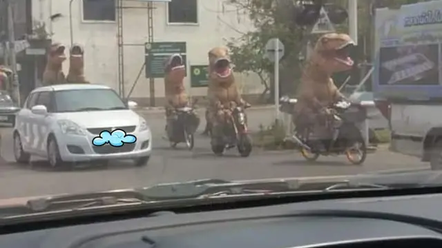 6 Kostum Pengendara Motor Ini Unik, Jadi Pusat Perhatian di Jalan Raya