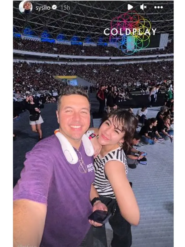 9 Potret Pasangan Artis Nonton Konser Coldplay di Jakarta, Bak Masa Pacaran