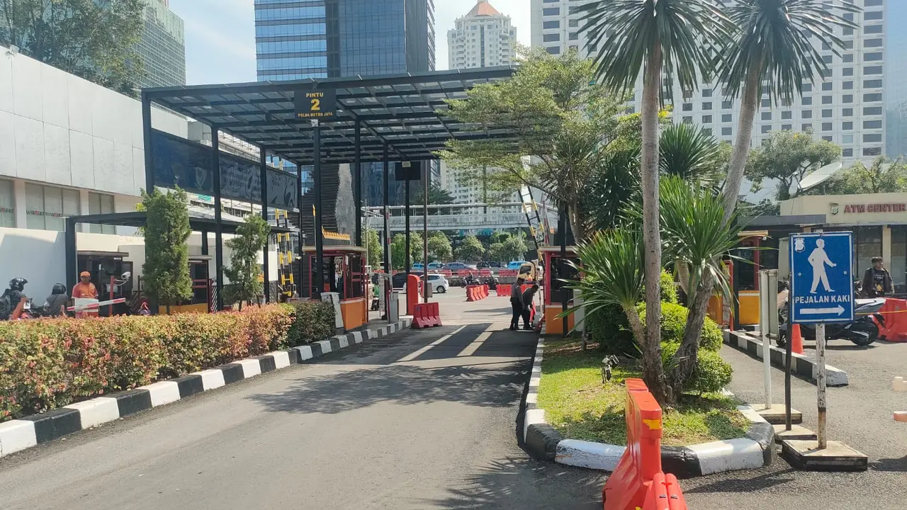 Gerbang parkir di Polda Metro Jaya (Liputan6.com/Ady Anugrahadi)