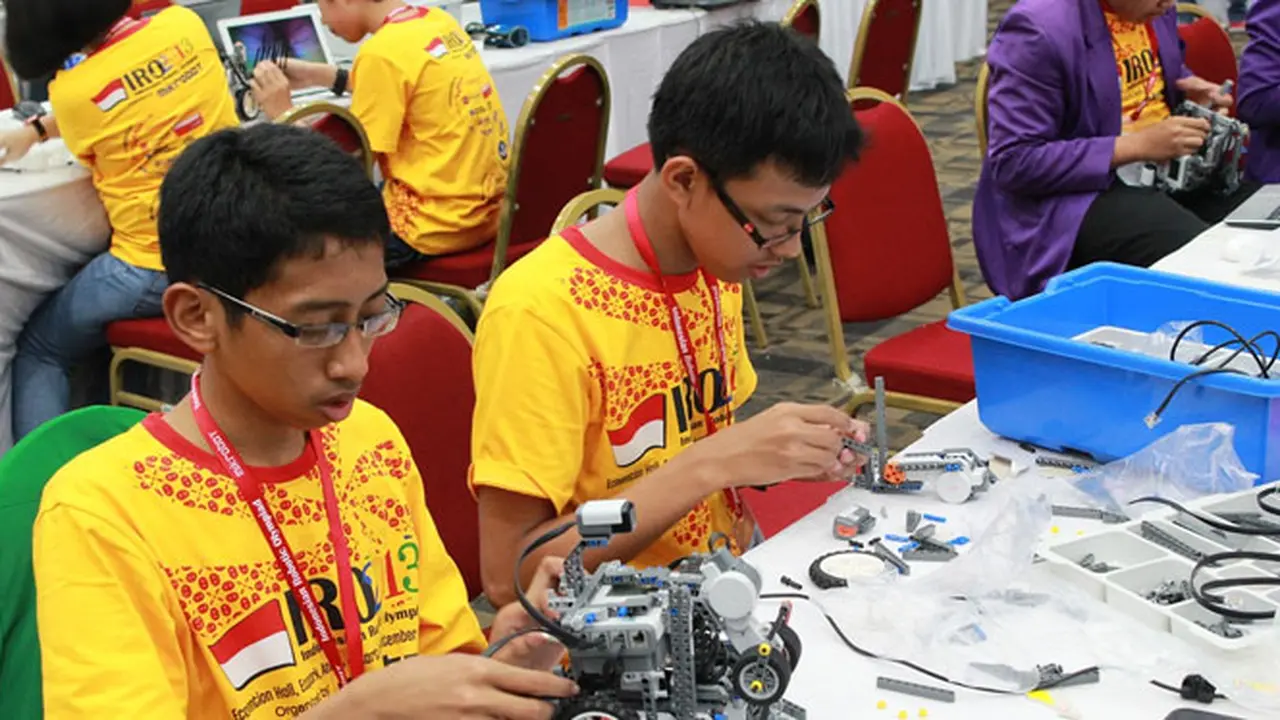kontes-robot-130915b.jpg